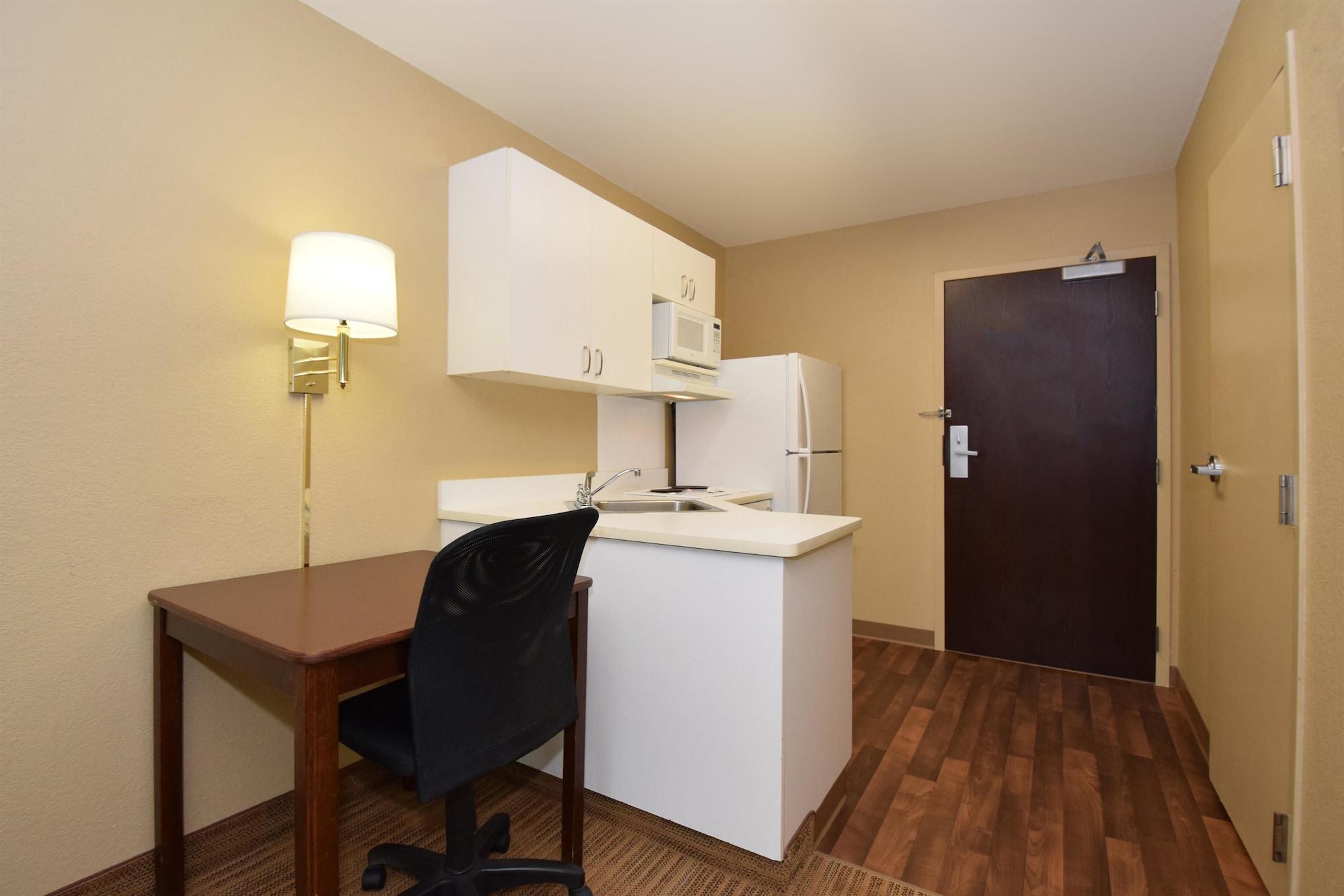 Extended Stay America Suites - Santa Barbara - Calle Real Goleta Buitenkant foto