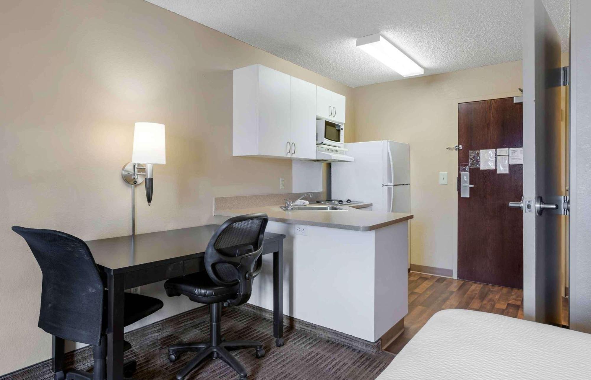 Extended Stay America Suites - Santa Barbara - Calle Real Goleta Buitenkant foto