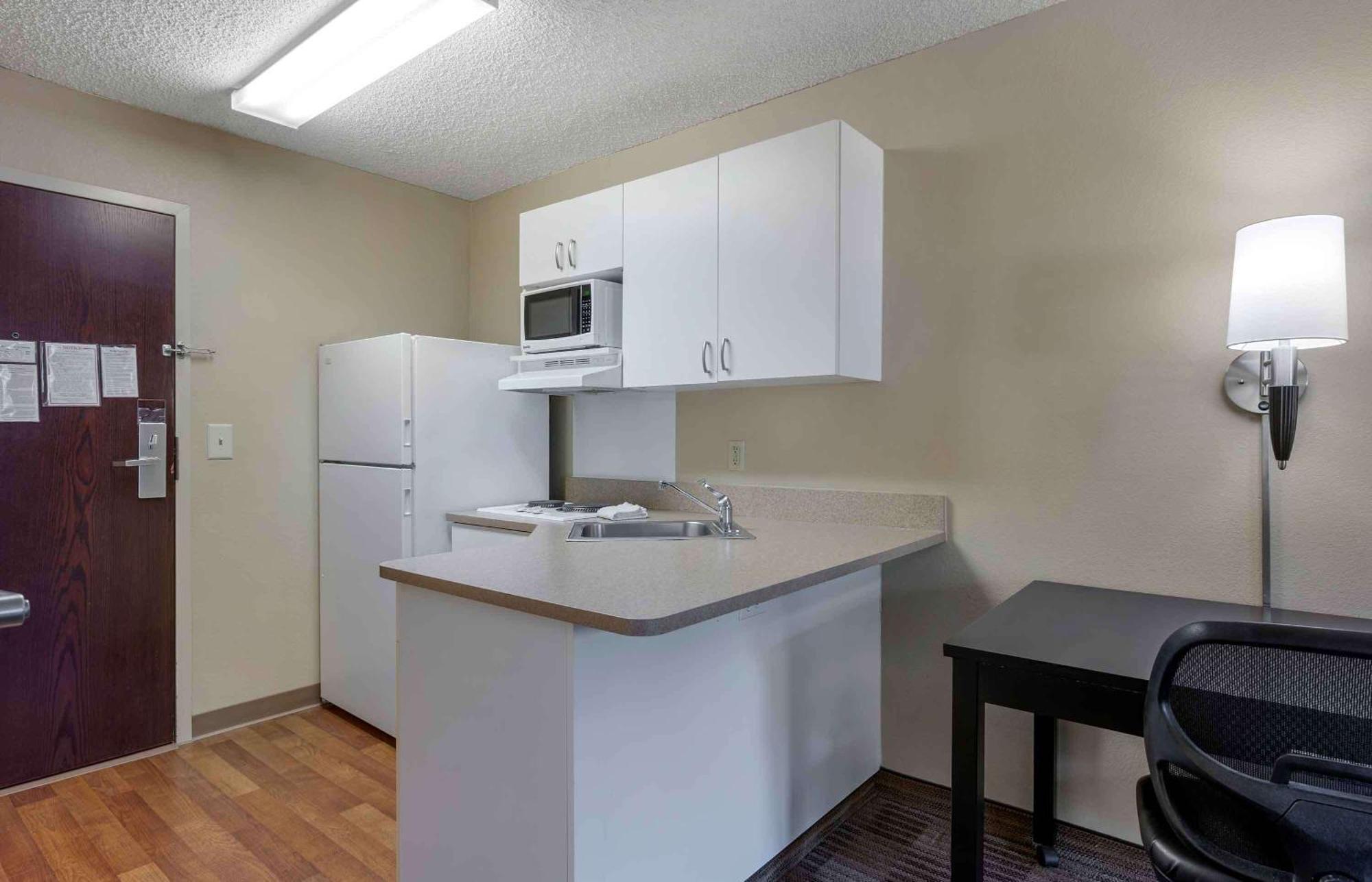 Extended Stay America Suites - Santa Barbara - Calle Real Goleta Buitenkant foto