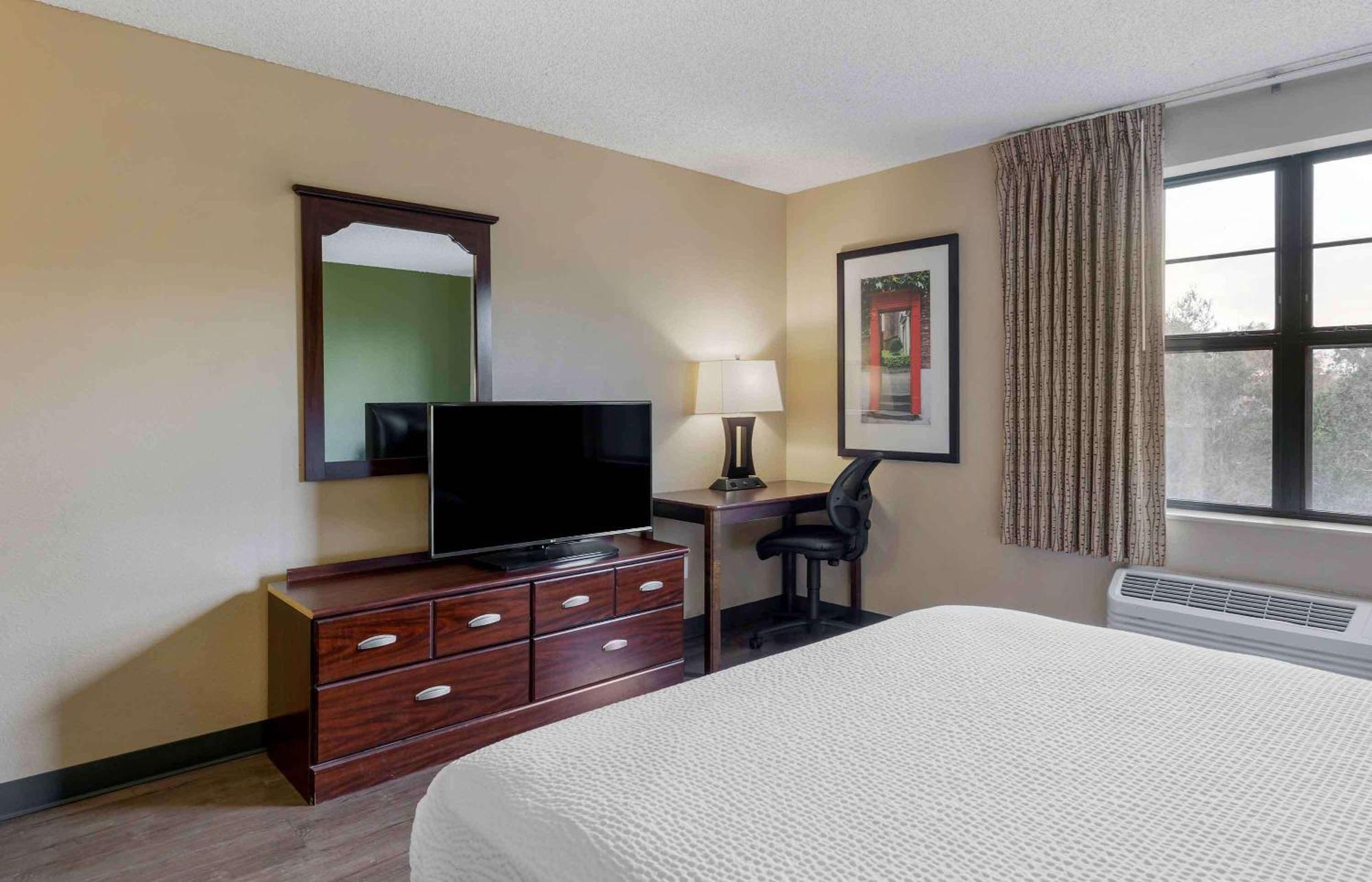 Extended Stay America Suites - Santa Barbara - Calle Real Goleta Buitenkant foto