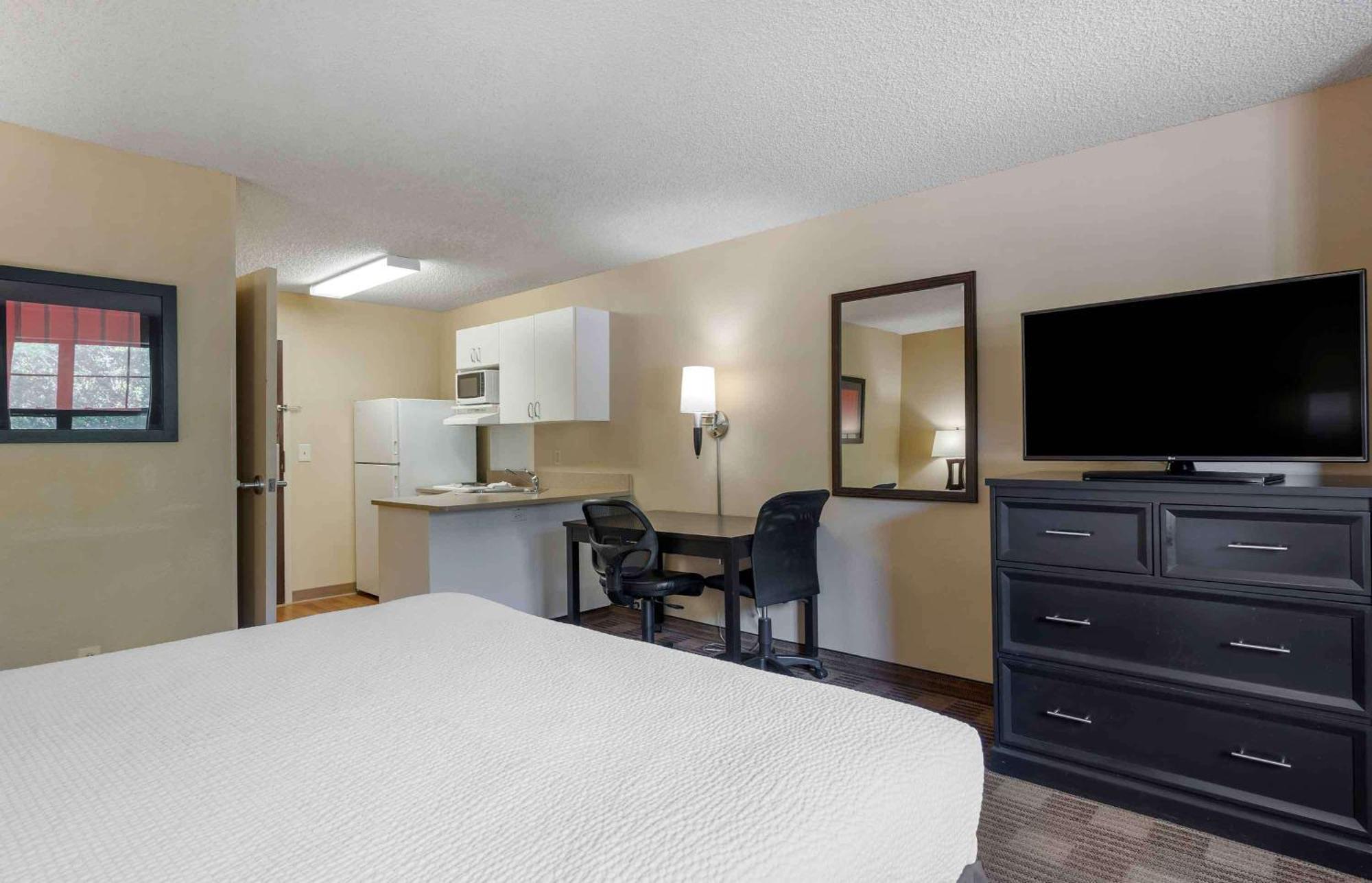 Extended Stay America Suites - Santa Barbara - Calle Real Goleta Buitenkant foto
