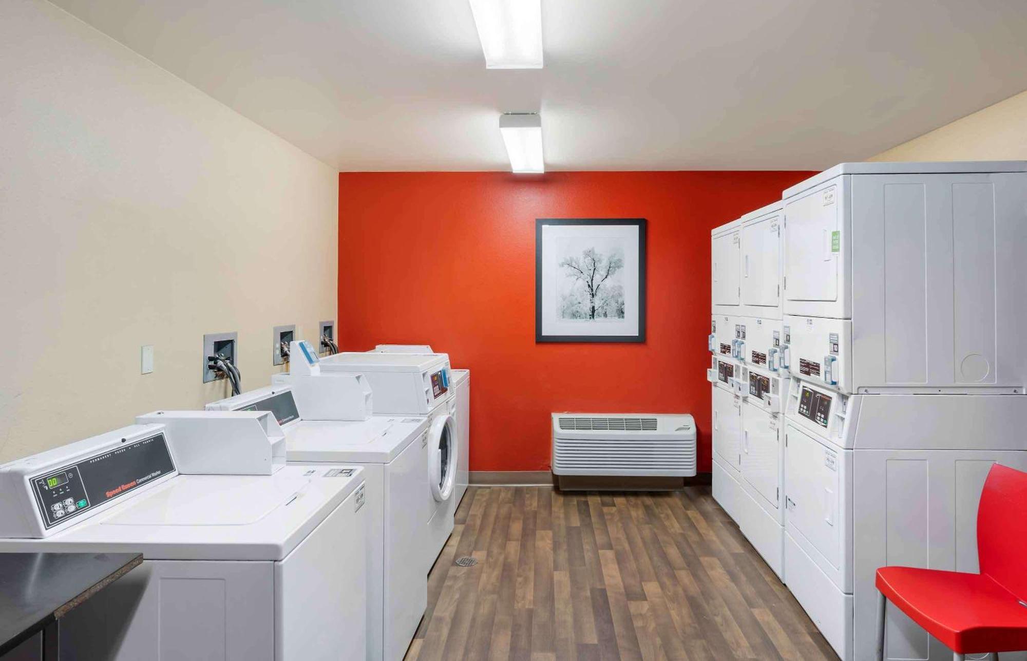 Extended Stay America Suites - Santa Barbara - Calle Real Goleta Buitenkant foto