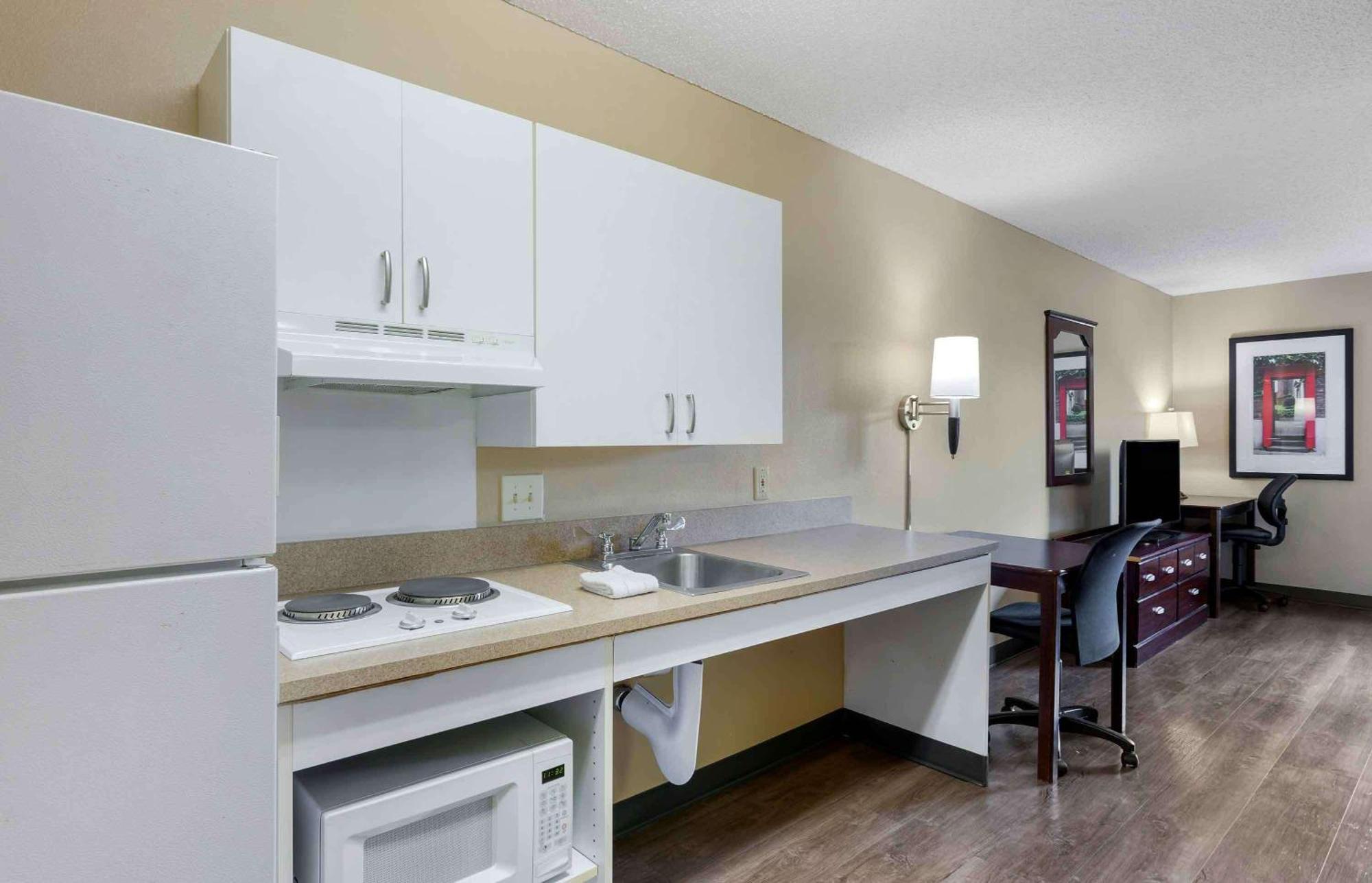 Extended Stay America Suites - Santa Barbara - Calle Real Goleta Buitenkant foto