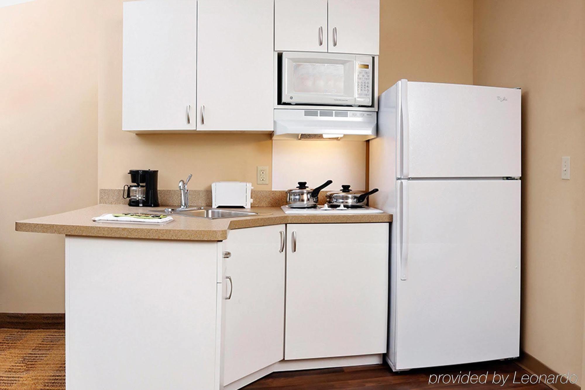 Extended Stay America Suites - Santa Barbara - Calle Real Goleta Buitenkant foto